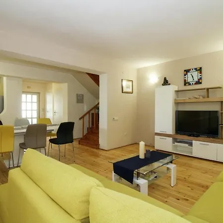 Casa Parenzana In - Haus Fuer 7-9 Personen Holiday home
