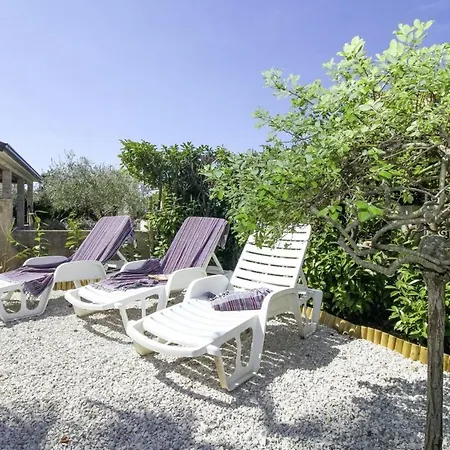 Casa Parenzana In - Haus Fuer 7-9 Personen Holiday home Porec