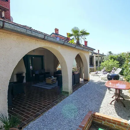 Prázdninový dům Casa Parenzana In - Haus Fuer 7-9 Personen *