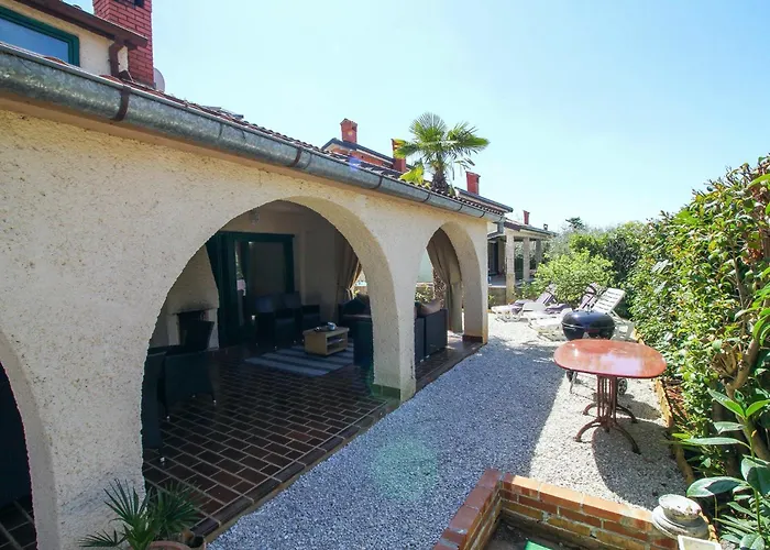 別荘 Casa Parenzana In - Haus Fuer 7-9 Personen *